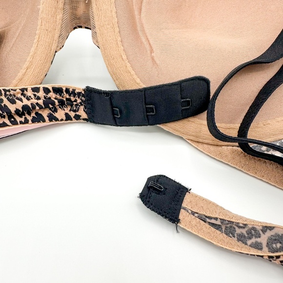 Victoria's Secret Leopard Print Push-Up Bra - Picture 5 of 7